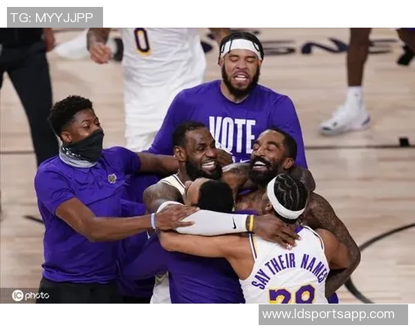 湖人队五年前今日庆祝夺得队史第17冠的辉煌时刻回顾 湖人队五年前今日庆祝夺得队史第17冠的辉煌时刻回顾