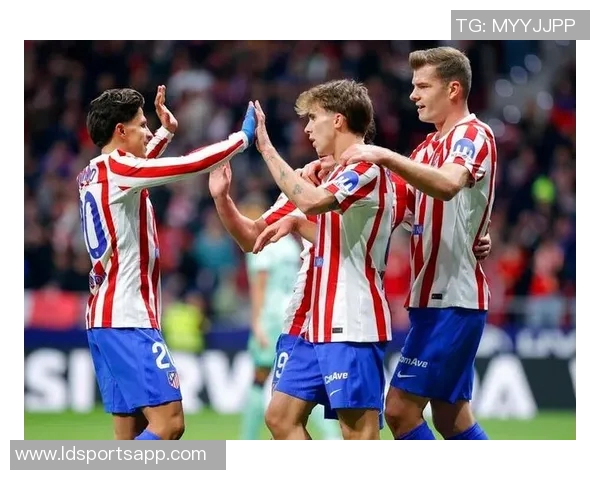 锁定胜局莱万特后场失误助攻格列兹曼轻松梅开二度