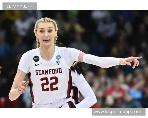 库里为妹布林克庆祝24岁生日超模身材火辣风情万种引人瞩目